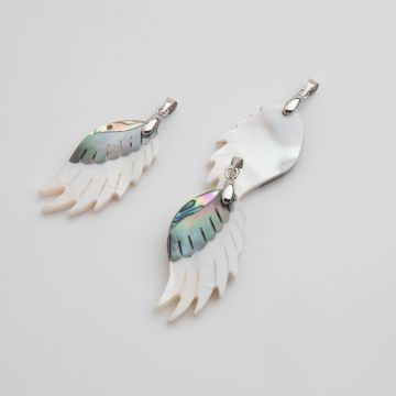 Zawieszka z muszli opalizującej Paua skrzydło 45x18,5mm