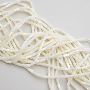 Masa perłowa opalizująca słupek biały 4x8mm