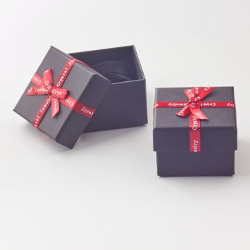 Pudełko ozdobne do biżuterii czarne ze wstążką 8x8x5,5cm