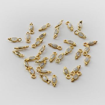 Srebrna zawieszka kamień księżycowy w srebrnym okuciu AG925 pozłacana 4,5mm