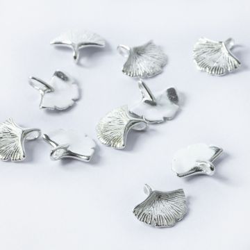 Srebrna zawieszka liść miłorzębu srebrny 11mm