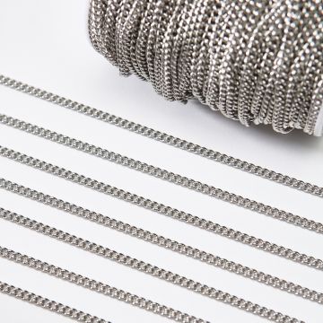Łańcuch ze stali chirurgicznej simple w kolorze srebrnym 5x4mm