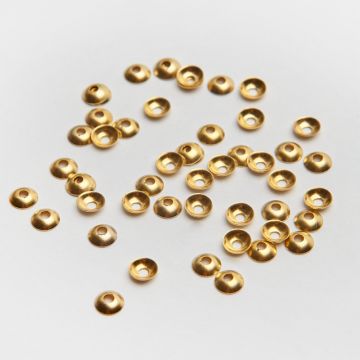 Czapeczki do koralików ze stali chirurgicznej w kolorze złotym 4mm