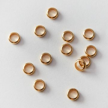 Przekładka ze stali chirurgicznej pierścień w kolorze złotym 6x2mm