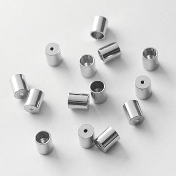 Końcówka ze stali chirurgicznej do rzemieni w kolorze srebrnym 4mm