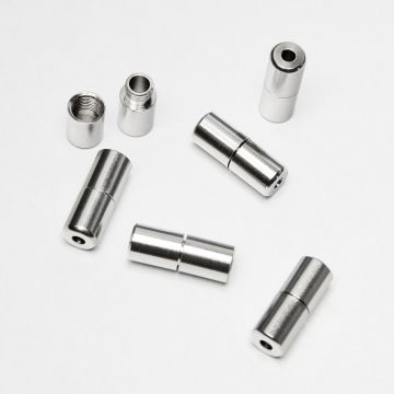 Zapięcie skręcane duże ze stali chirurgicznej w kolorze srebrnym 3mm