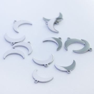 Mini zawieszka ze stali chirurgicznej róg obfitości w kolorze srebrnym 7mm