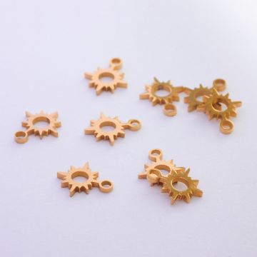 Mini zawieszka ze stali chirurgicznej słoneczko w kolorze złotym 8mm
