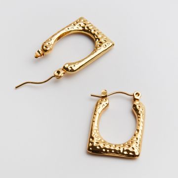 Kolczyki ze stali chirurgicznej prostokąty w kropeczki w kolorze złotym 24mm PVD