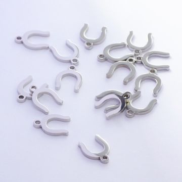 Zawieszka ze stali chirurgicznej podkowa w kolorze srebrnym 11,5mm