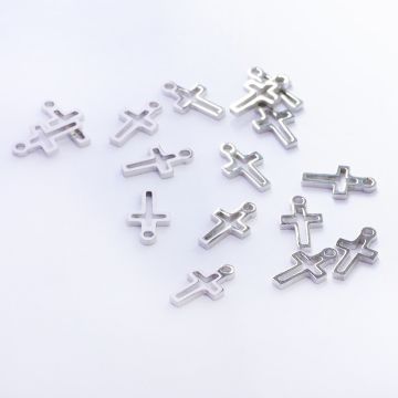 Zawieszka ze stali chirurgicznej krzyż wycięty w kolorze srebrnym 11,5mm