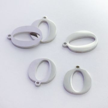 Zawieszka ze stali szlachetnej literka O w kolorze srebrnym 13,7mm
