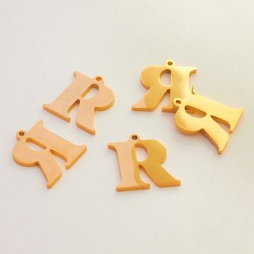 Zawieszka ze stali szlachetnej literka R w kolorze złotym 14,5mm