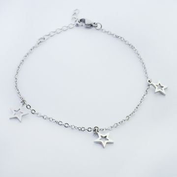 Bransoletka ze stali chirurgicznej z wyciętymi gwiazdkami w kolorze srebrnym 19,5cm Bransoletka ze stali chirurgicznej z wyciętymi gwiazdkami w kolorze srebrnym 19,5cm