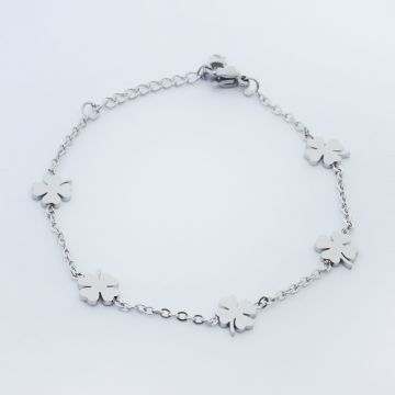 Bransoletka ze stali chirurgicznej z koniczynkami w kolorze srebrnym 19cm Bransoletka ze stali chirurgicznej z koniczynkami w kolorze srebrnym 19cm