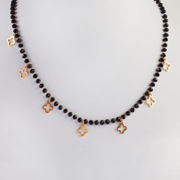 Naszyjnik ze stali chirurgicznej z kwiatkami i czarnymi kryształami w kolorze złotym 46,5cm Naszyjnik ze stali chirurgicznej z kwiatkami i czarnymi kryształami w kolorze złotym 46,5cm