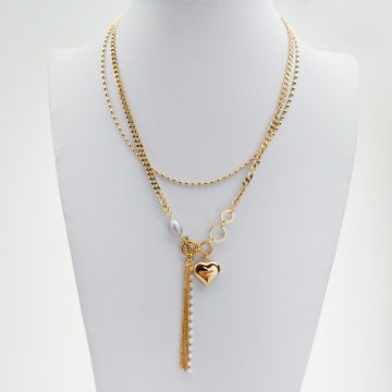 Łańcuszek ze stali chirurgicznej z serduszkiem i perłą w kolorze złotym 45cm