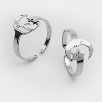 Pierścionek regulowany ze stali chirurgicznej księżyc z gwiazdką w kolorze srebrnym 20mm