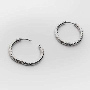 Kolczyki kajdanki ze stali chirurgicznej koła karbowane w kolorze srebrnym 21mm