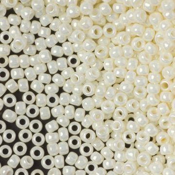 Koraliki TOHO Round 8/0 Opaque-Lustered Navajo White