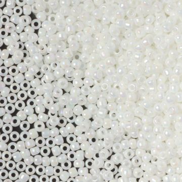 Koraliki TOHO Round 11/0 Opaque-Rainbow White