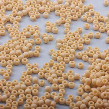 Koraliki TOHO - Round 6/0  Opaque Lt Beige