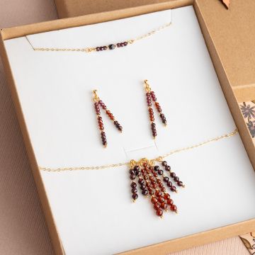 Zestaw biżuterii z granatem