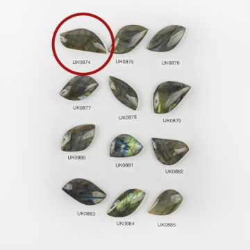 Labradoryt kaboszon nieregularny 43mm