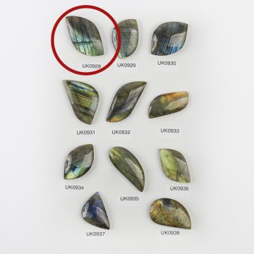 Labradoryt kaboszon nieregularny 44mm