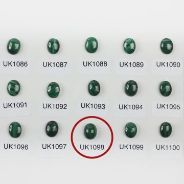 Malachit naturalny kaboszon owal 10,2mm