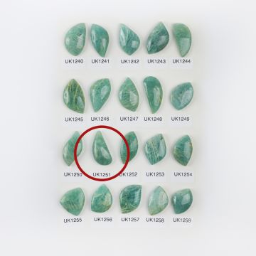 Amazonit kaboszon nieregularny 29,5mm