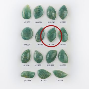 Amazonit kaboszon nieregularny 36,5mm