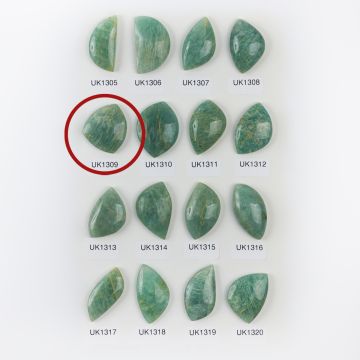 Amazonit kaboszon nieregularny 28,5mm Amazonit kaboszon nieregularny 28,5mm