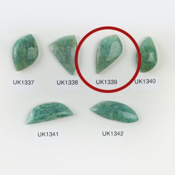 Amazonit kaboszon nieregularny 31,5mm