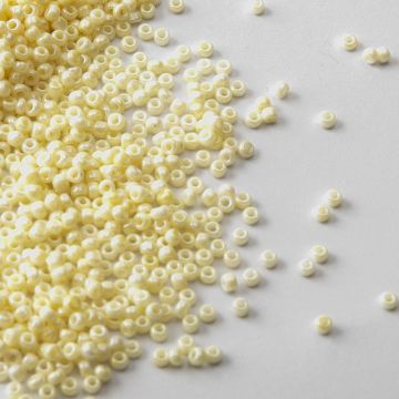 Koraliki NihBeads 12/0 Opaque Dyed Rice Pudding