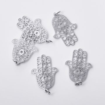 Zawieszka ze stali chirurgicznej ręka fatimy ażurowa do naszyjników w kolorze srebrnym 26mm