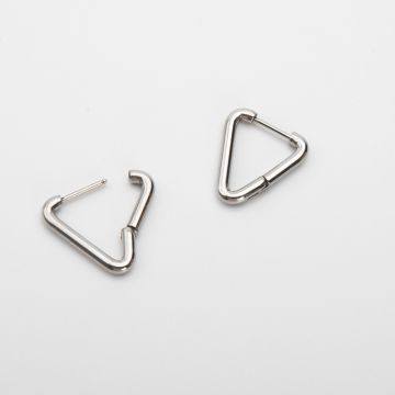 Kolczyki kajdanki ze stali chirurgicznej trójkąty okrągłe w kolorze srebrnym 20mm