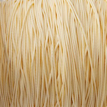 Sznurek powlekany waniliowy 0,5mm
