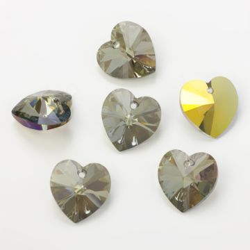Swarovski heart pendant irdescent green 18mm