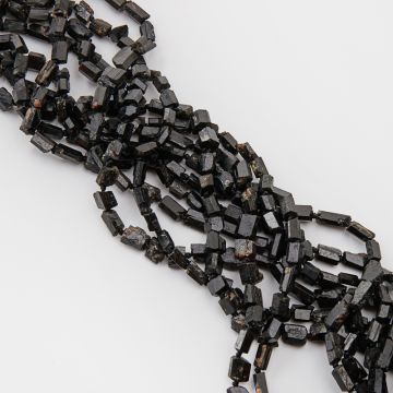 Czarny turmalin słupek nieregularny 10-13mm