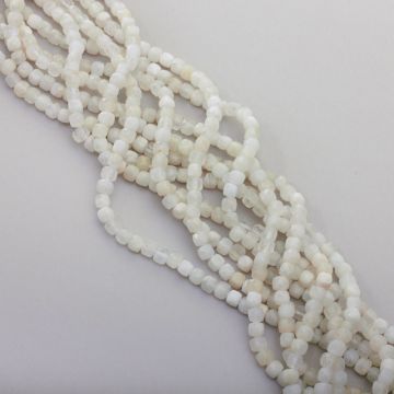 Kamień księżycowy kostka fasetowana 5mm