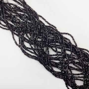 Spinel kostka fasetowana 2,5x2,5mm