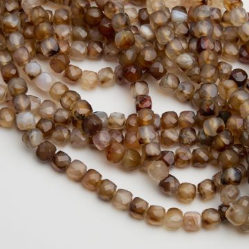 Agat szary kostka fasetowana 7mm