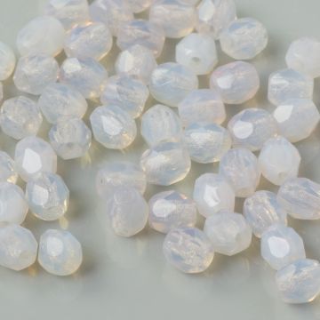 Fire Polish Milky Amethyst (21000) 4mm