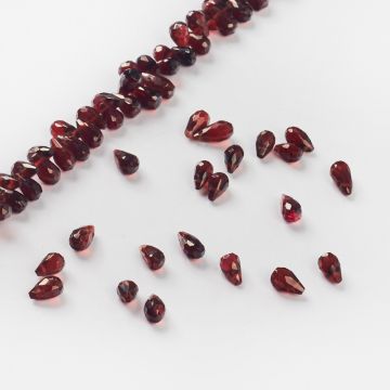 Kropla briolette fasetowana granat 5-6mm