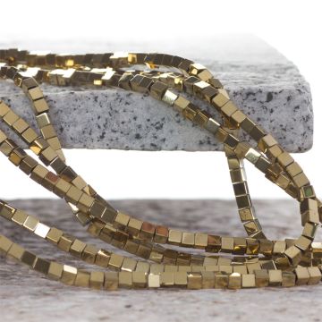 Hematyt platerowany kostka koloru gold 3x3mm