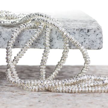 Hematyt platerowany oponka fasetowana light silver 4x2mm - na sznurze