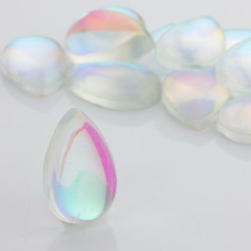 Kaboszon ze szkła kryształowego łezka biała 30x20mm