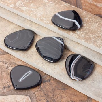 Sardonyks zawieszka łezka spłaszczona 44x50.5mm