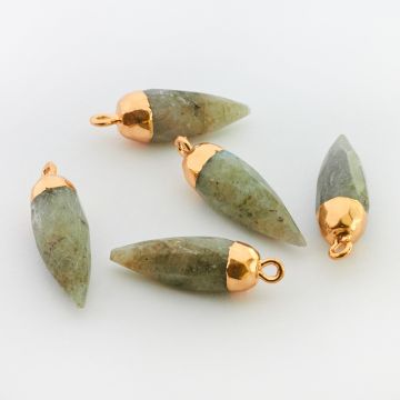 Labradoryt grot fasetowany w okuciu zawieszka 27mm